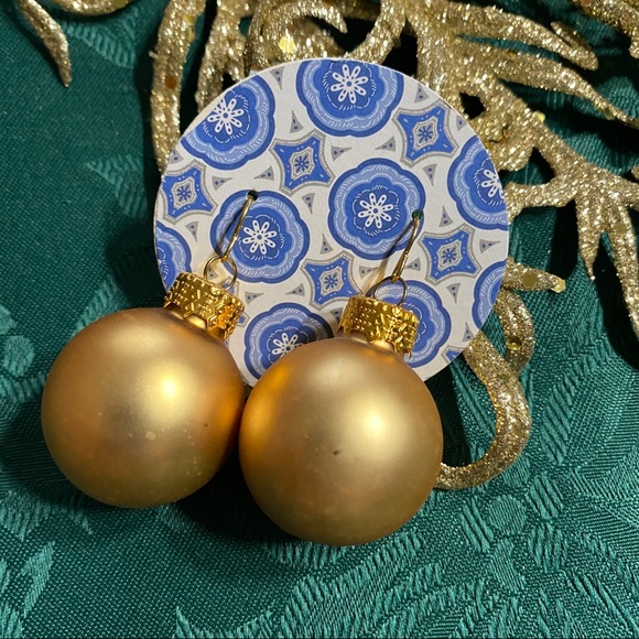 🎄New Christmas Bulb Earrings & Necklace Set - Picture 3 of 7